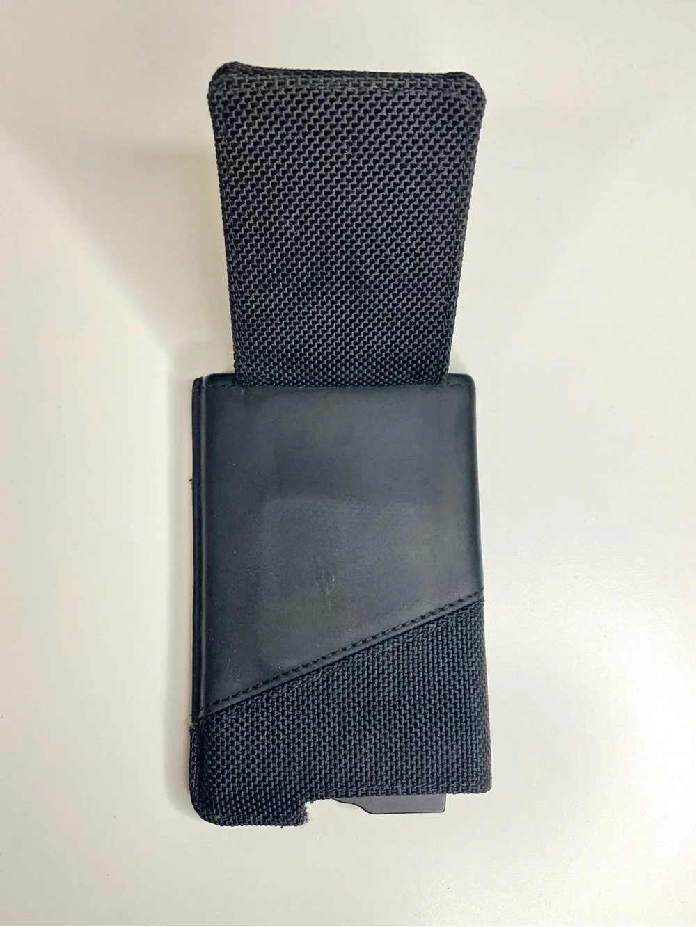 Fidelo Men’s RFID Blocking Slim Wallet w/Sliding Pop-Up Design in Black